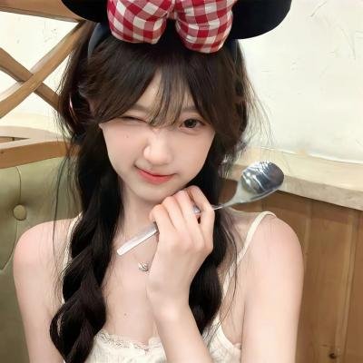 踉跄女孩